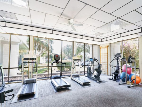 Longboat Key Walk to Beach Two Bedroom Vacation Rental