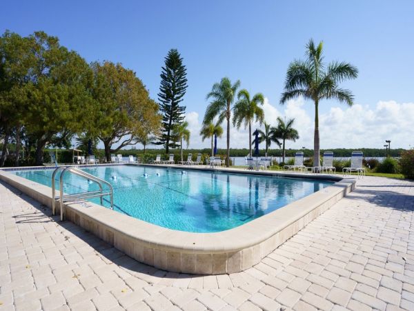 Longboat Key Walk to Beach Two Bedroom Vacation Rental