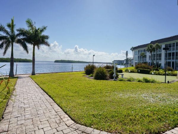 Longboat Key Walk to Beach Two Bedroom Vacation Rental