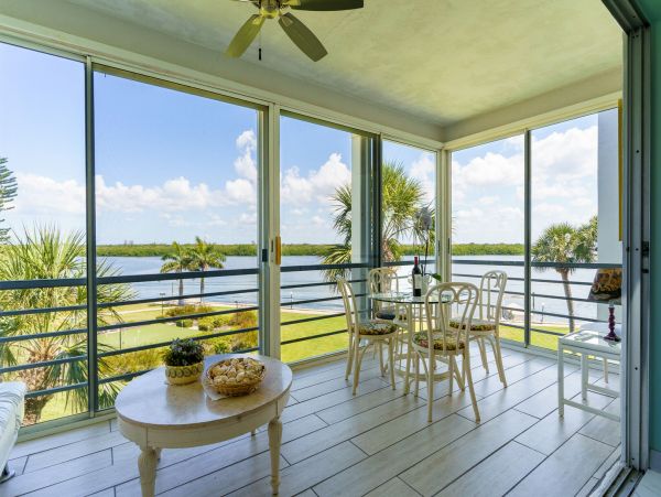 Longboat Key Walk to Beach Two Bedroom Vacation Rental