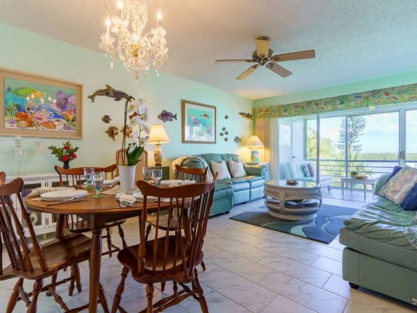 Longboat Key Walk to Beach Two Bedroom Vacation Rental