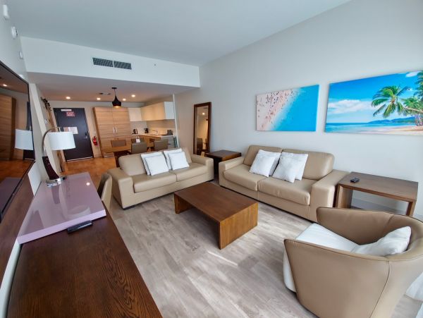Ocean Front Hollywood Vacation Condo