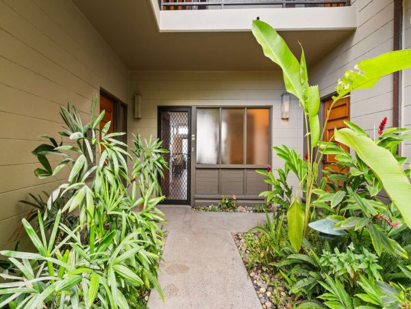 Luxurious Villas: Stunning Ocean Views & Free Activities in Kapalua, Maui