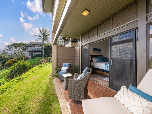 Luxurious Villas: Stunning Ocean Views & Free Activities in Kapalua, Maui