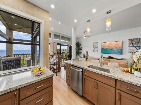 Luxurious Villas: Stunning Ocean Views & Free Activities in Kapalua, Maui