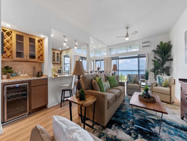 Luxurious Villas: Stunning Ocean Views & Free Activities in Kapalua, Maui