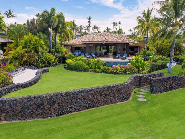 Oceanfront Luxurious 4 Bedroom Villa Amazing Amenities