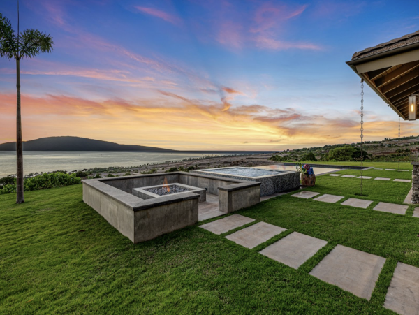 West Maui Oceanfront Luxury Vacation Villa