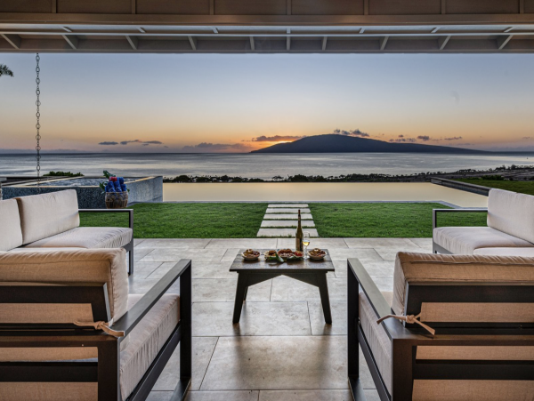 West Maui Oceanfront Luxury Vacation Villa