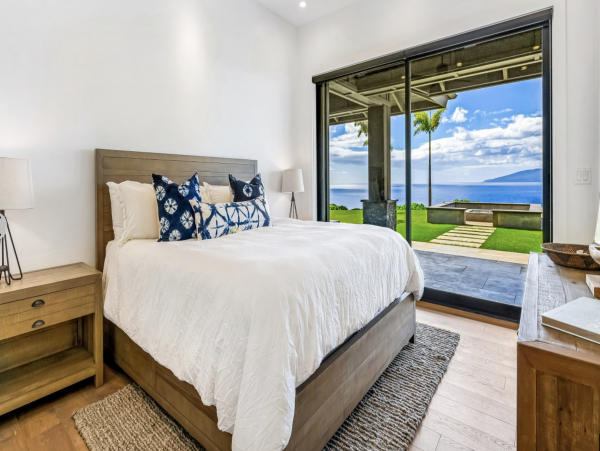 West Maui Oceanfront Luxury Vacation Villa