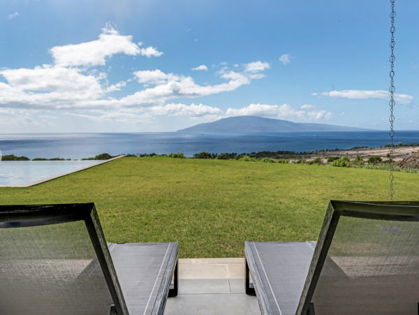 West Maui Oceanfront Luxury Vacation Villa