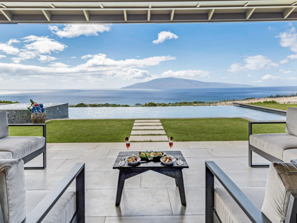 West Maui Oceanfront Luxury Vacation Villa