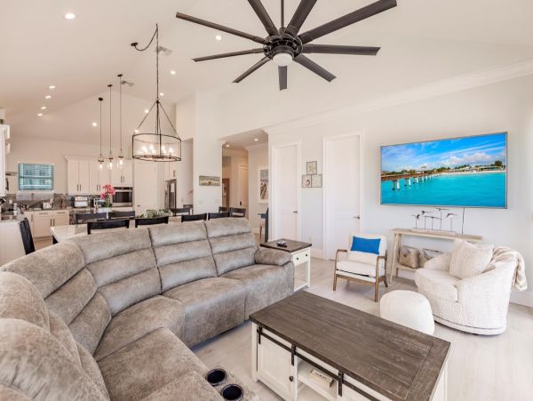 Beachfront 5 Bedroom Vacation Rental in Fort Myers
