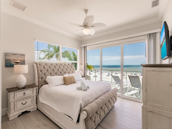Beachfront 5 Bedroom Vacation Rental in Fort Myers