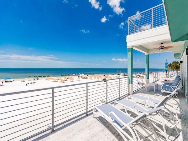 Beachfront 5 Bedroom Vacation Rental in Fort Myers