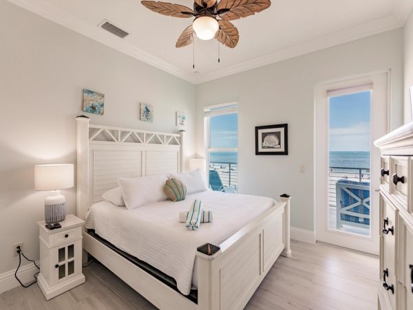 Beachfront 5 Bedroom Vacation Rental in Fort Myers