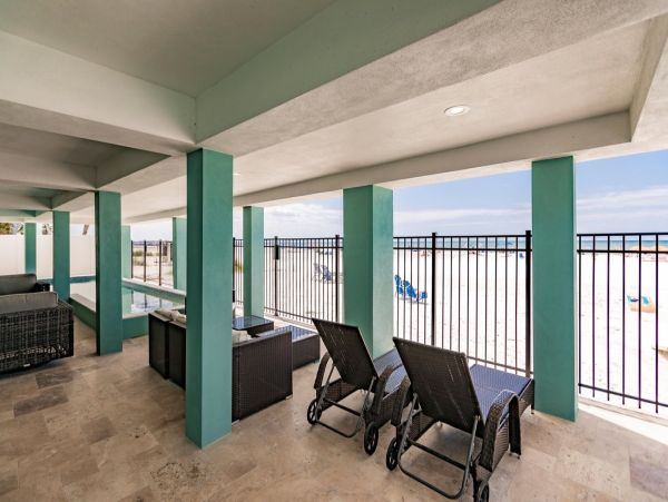 Beachfront 5 Bedroom Vacation Rental in Fort Myers