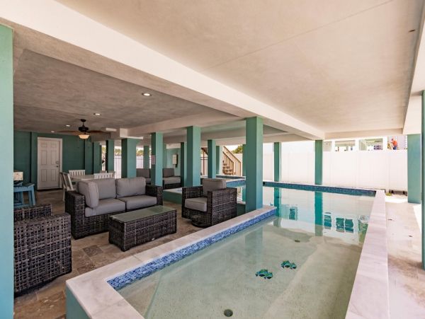 Beachfront 5 Bedroom Vacation Rental in Fort Myers