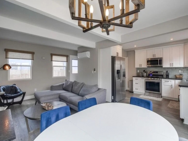Lovely Two-Unit Vacation Rental with Four Bedrooms in Mission Beach