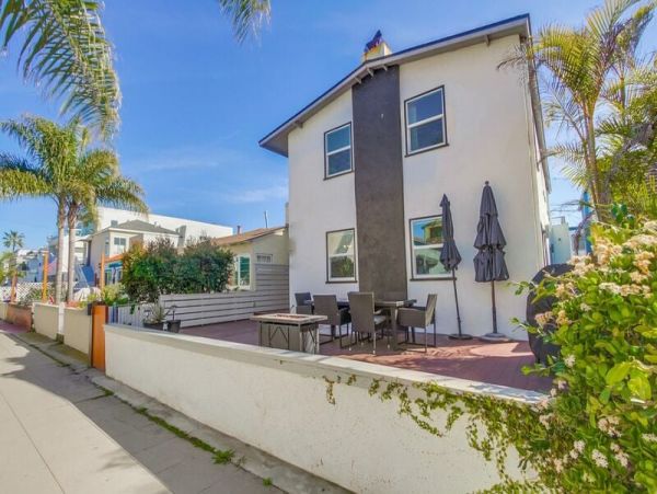 Lovely Two-Unit Vacation Rental with Four Bedrooms in Mission Beach