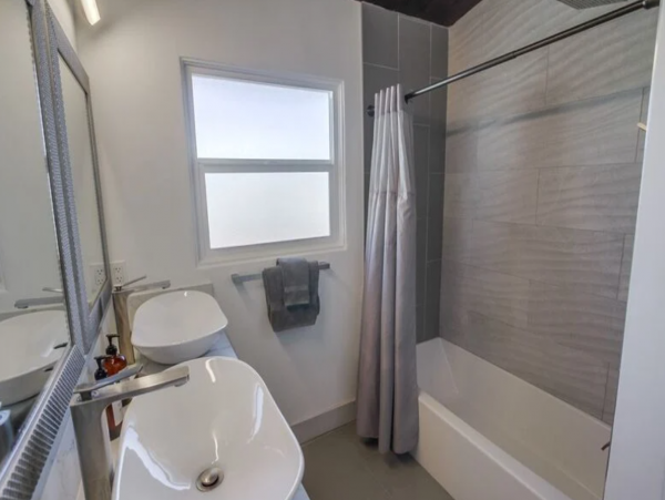 Lovely Two-Unit Vacation Rental with Four Bedrooms in Mission Beach