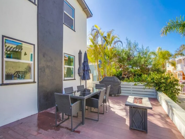 Lovely Two-Unit Vacation Rental with Four Bedrooms in Mission Beach