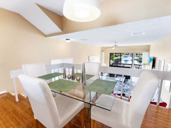 Lovely Siesta Key Condo with 2 Bedrooms & Lake Views