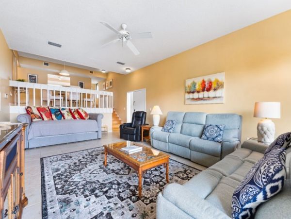 Lovely Siesta Key Condo with 2 Bedrooms & Lake Views