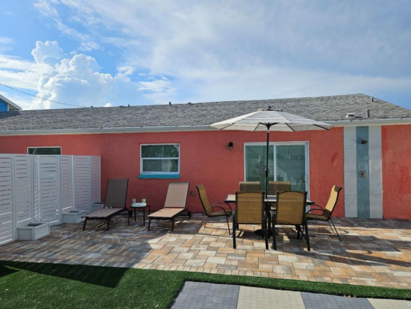 Charming Fort Myers Beach Duplex Short Walk to Beach