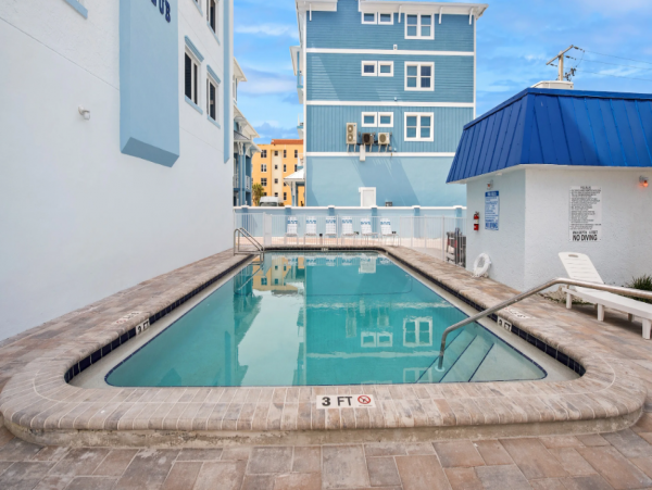 Lovely Penthouse in Fort Myers Beach with Full Ocean Views