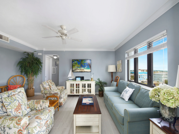 Lovely Penthouse in Fort Myers Beach with Full Ocean Views