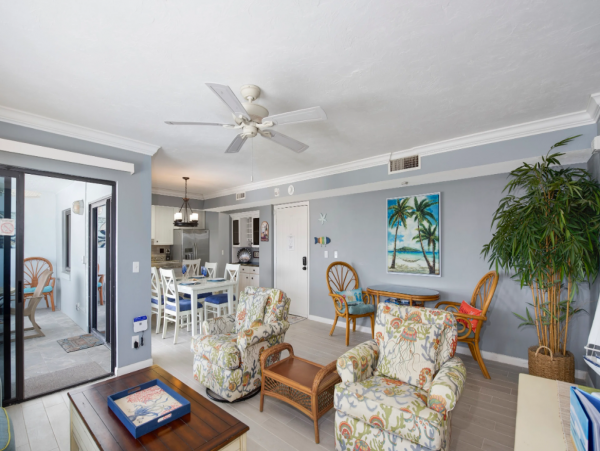 Lovely Penthouse in Fort Myers Beach with Full Ocean Views