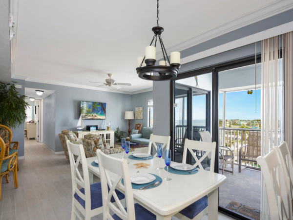Lovely Penthouse in Fort Myers Beach with Full Ocean Views