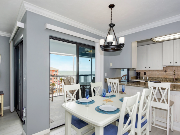 Lovely Penthouse in Fort Myers Beach with Full Ocean Views