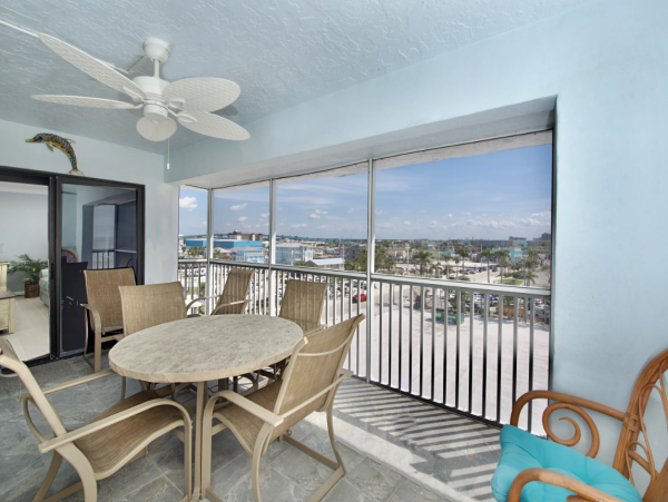 Lovely Penthouse in Fort Myers Beach with Full Ocean Views
