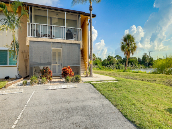 Lovely First-Floor Vacation Condo with 2 Bedrooms