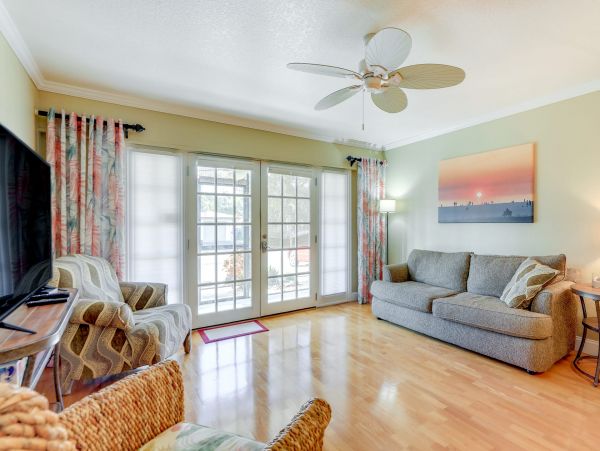 Lovely First-Floor Vacation Condo with 2 Bedrooms