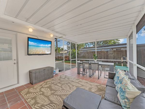 Pompano Beach Vacation Home 3 bedroom & Private Pool