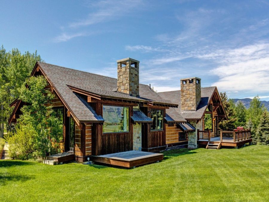 Mountain View Four Bedroom Luxury Vacation Rental in Wyoming