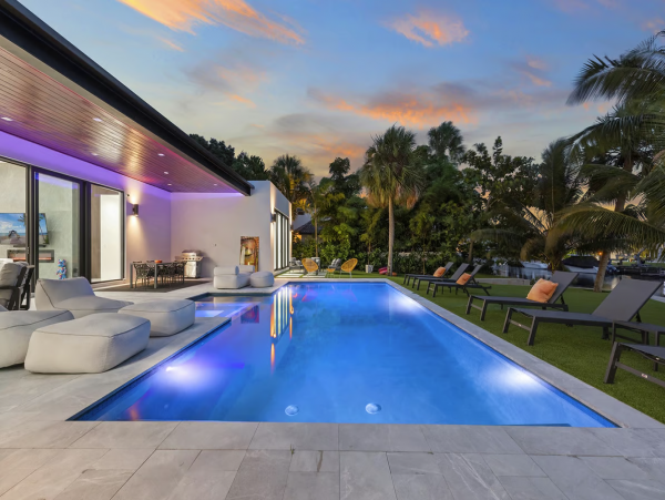 Fort Lauderdale Vacation Six Bedroom Home with Stunning Views & Pool