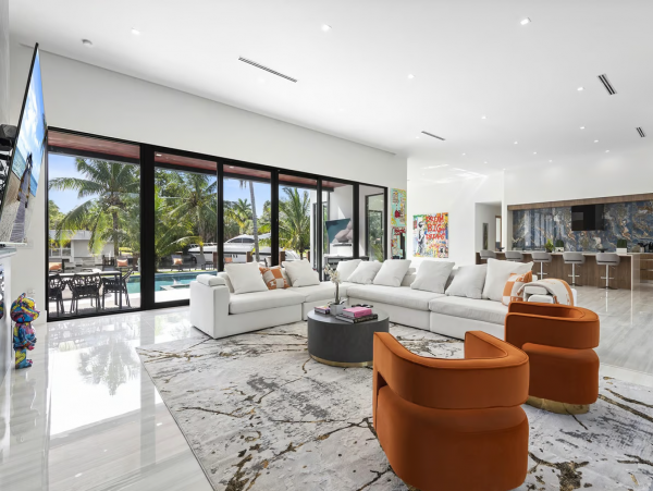 Fort Lauderdale Vacation Six Bedroom Home with Stunning Views & Pool
