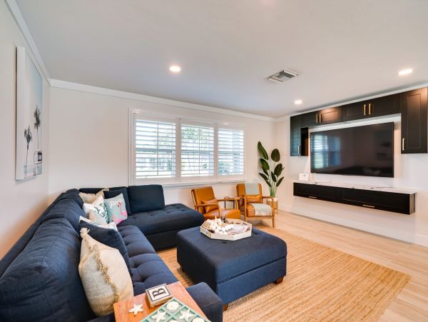 Lovely Fort Myers 3 Bedroom Home Pool & Canal View