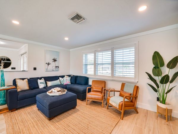 Lovely Fort Myers 3 Bedroom Home Pool & Canal View