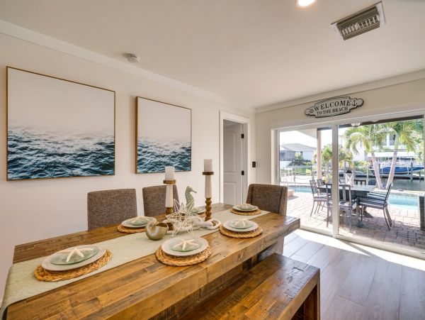 Lovely Fort Myers 3 Bedroom Home Pool & Canal View
