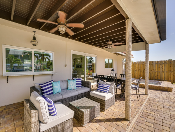Lovely Fort Myers 3 Bedroom Home Pool & Canal View