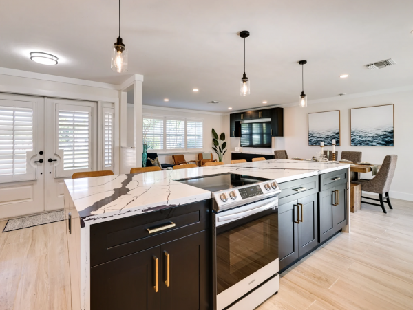 Lovely Fort Myers 3 Bedroom Home Pool & Canal View