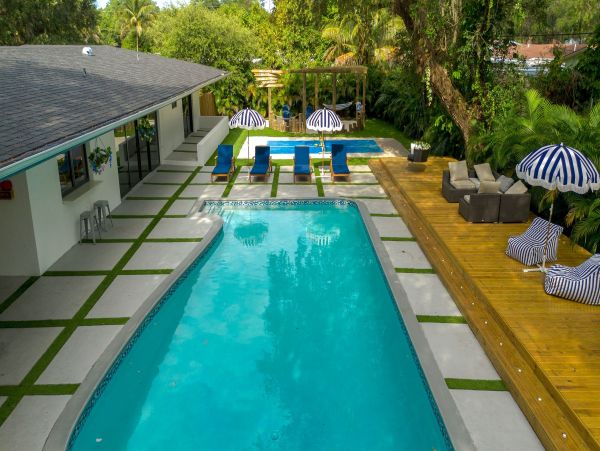 North Miami Beach Luxury Six Bedroom Vacation Rental