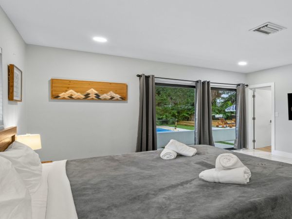 North Miami Beach Luxury Six Bedroom Vacation Rental