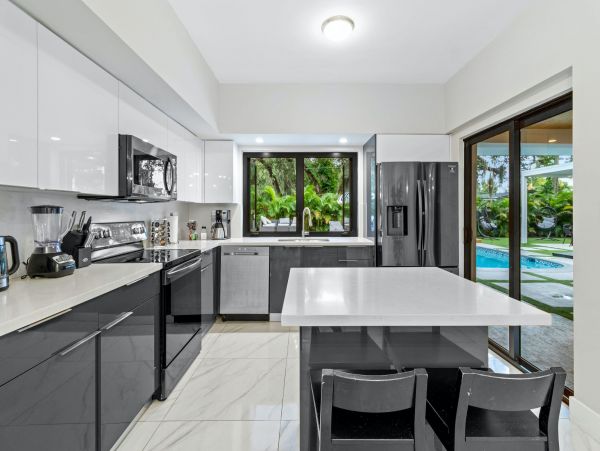North Miami Beach Luxury Six Bedroom Vacation Rental