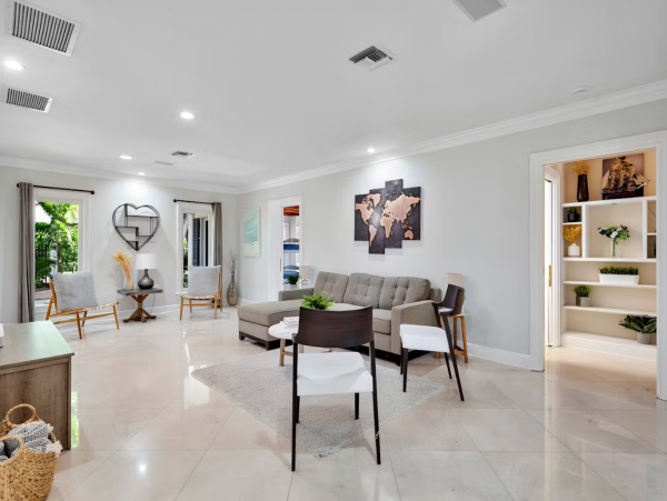 Luxury Six Bedroom Vacation Home with Private Pool